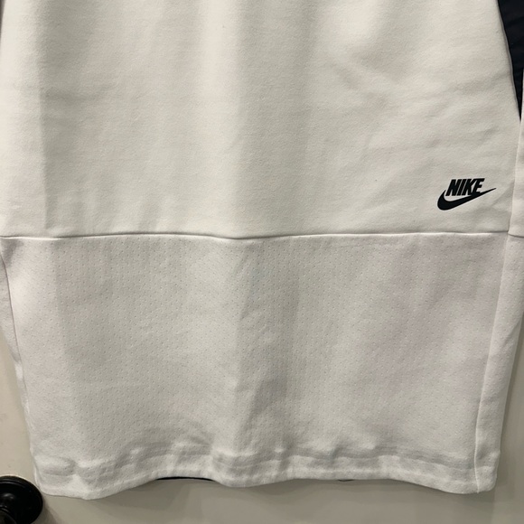 Nike Sportswear Tech Fleece Skirt White Black Size Medium - Picture 4 of 8